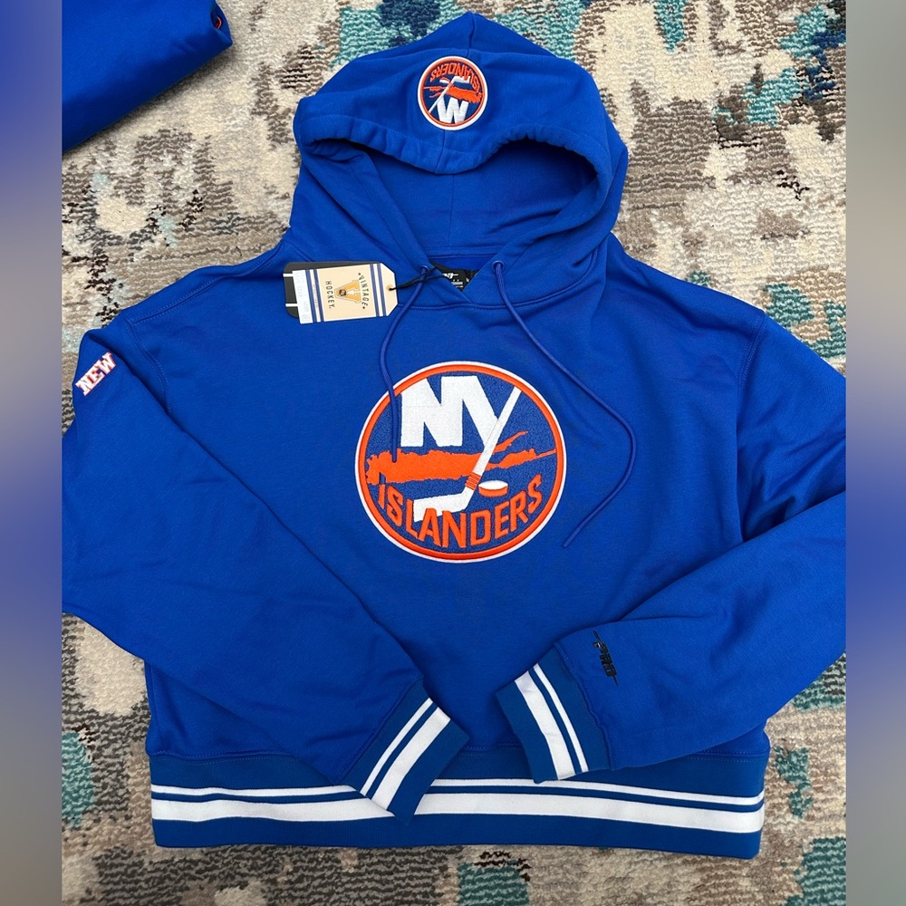 NHL Pro Standard Blue NY Islanders Hoodie